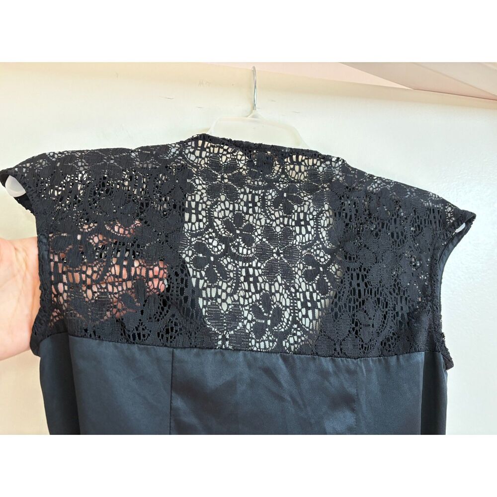 Banana Republic Black Satin Wrap Blouse Lace Back Vintage 2010 Holiday Top XS - Picture 4 of 9